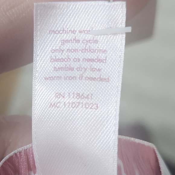 Cacique Floral Lace Trim Chemise Black Pink NWT Size 26/28 - Picture 5 of 5